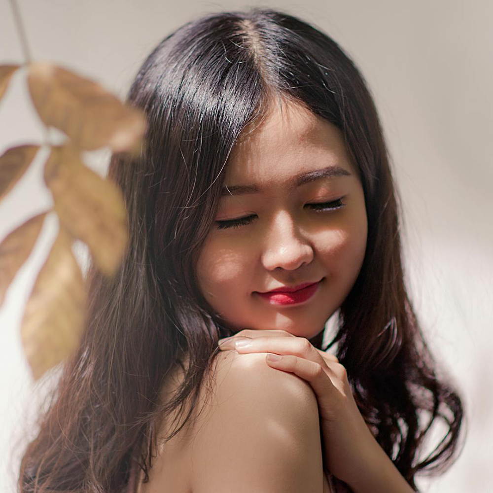 A woman with clear, healthy skin, representing the successful treatment of general dermatological conditions at Medinova Aesthetic Institute.